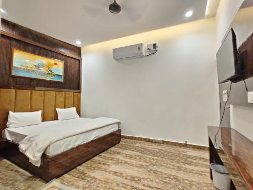 taj pride inn