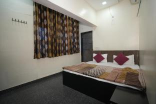 radhey krishna paying guest house