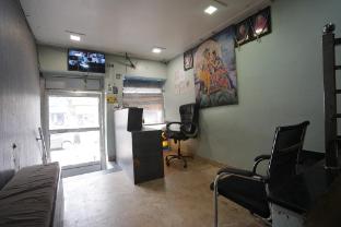 radhey krishna paying guest house