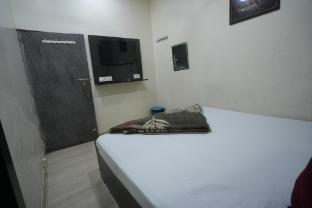 radhey krishna paying guest house