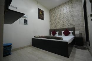 radhey krishna paying guest house