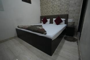 radhey krishna paying guest house