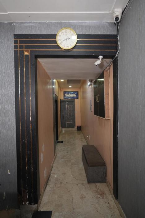 radhey krishna paying guest house