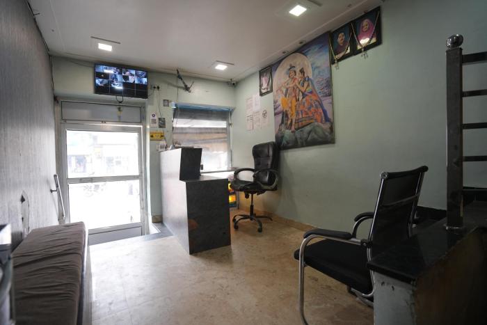 radhey krishna paying guest house