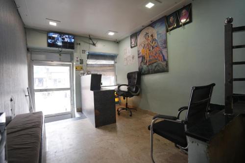 radhey krishna paying guest house