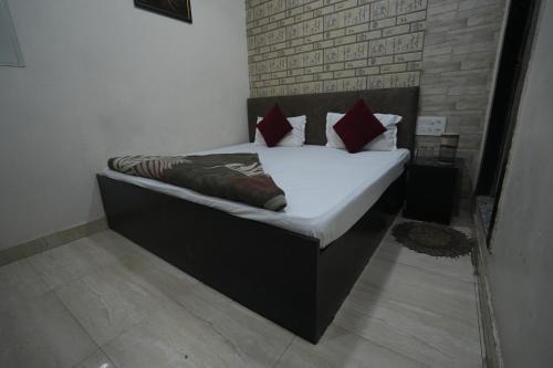 radhey krishna paying guest house