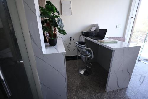 radhey krishna paying guest house