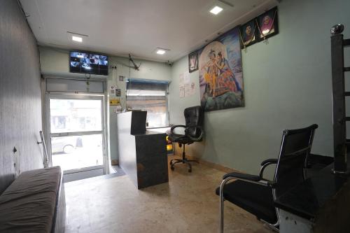 radhey krishna paying guest house