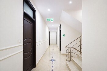 Via Aura Palace,,3 star