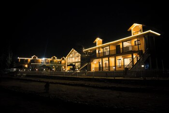 jade river resort by defoy