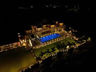The Knight Resort,,3 star