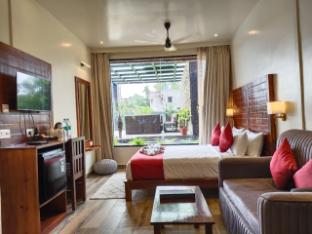 The Knight Resort,,3 star