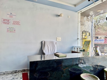 Shri Prakash Dham,,2 star