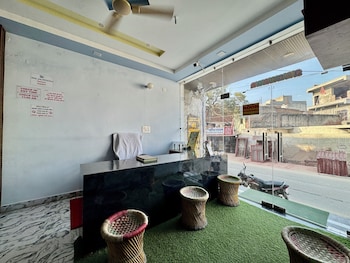 Shri Prakash Dham,,2 star