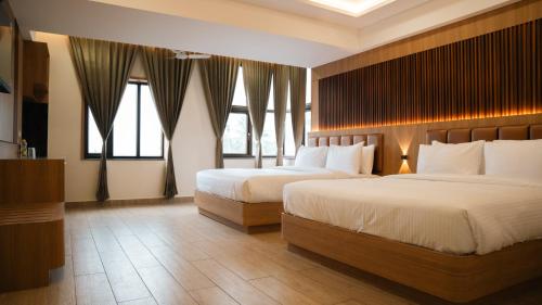 hotel m7 plaza