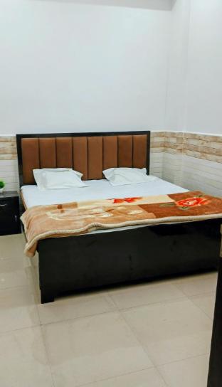 hotel hardik palace