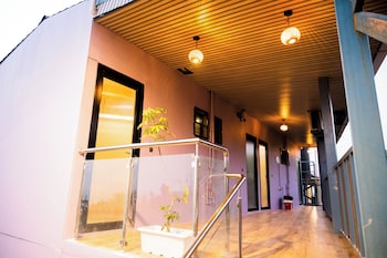 Coco 7 Beach Resort,,2 star