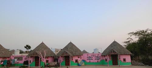 white desert homestay
