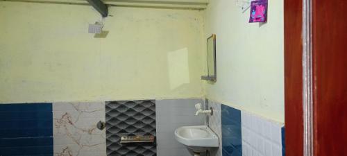 white desert homestay
