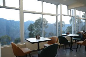 the amore hills