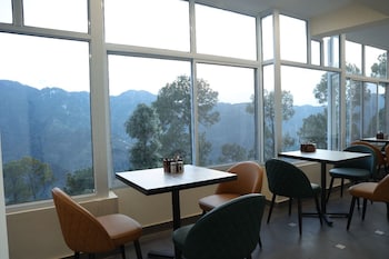 The Amore Hills,,3 star