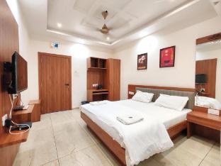 hotel meera regency