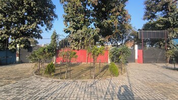 r d palace and resort