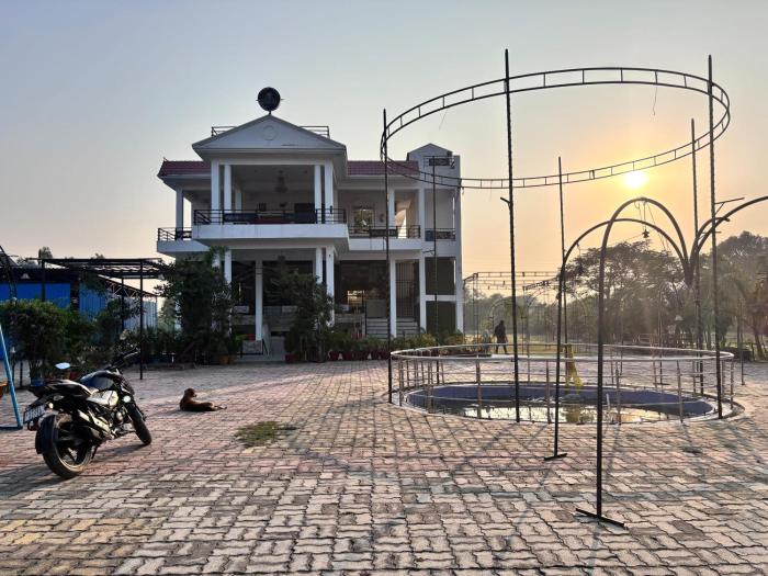 r d palace and resort