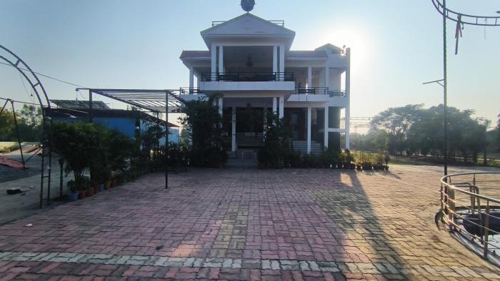 r d palace and resort