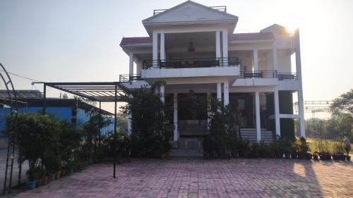 r d palace and resort