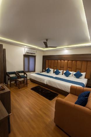 the heritage chinar by ackee tree