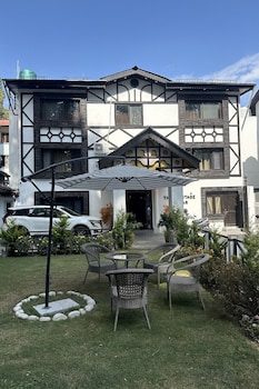 the heritage chinar by ackee tree