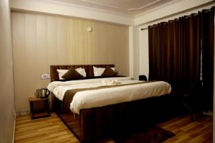 hotel himalayan roots