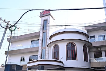 Hotel Pinaka,,2 star