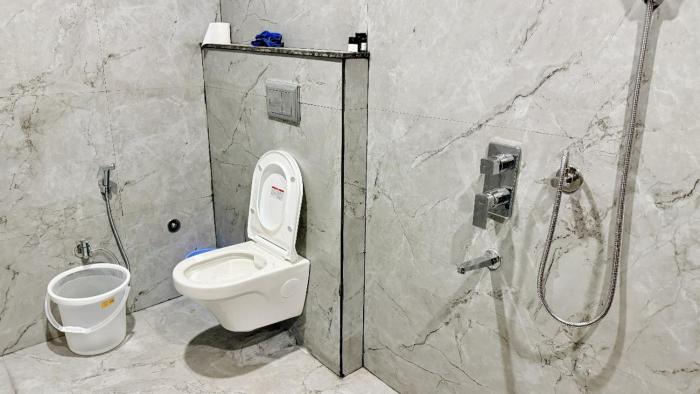 revelon grand hotel