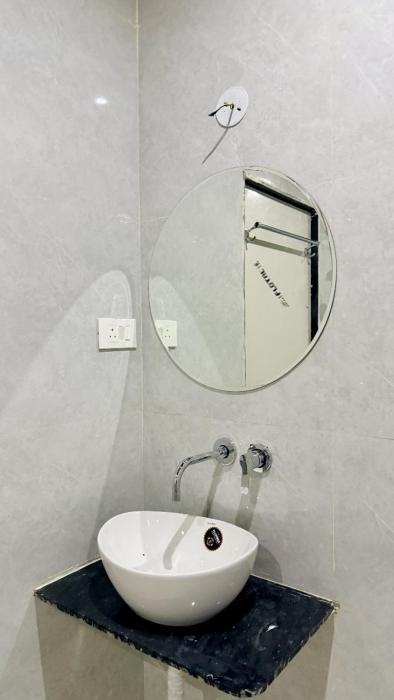 revelon grand hotel