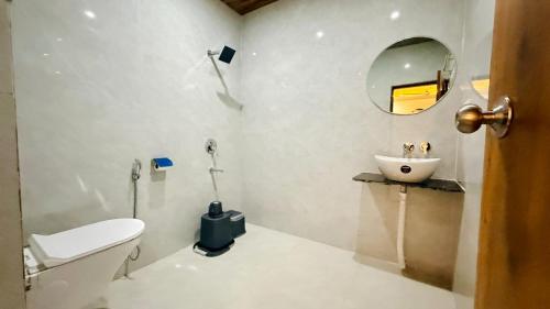 revelon grand hotel