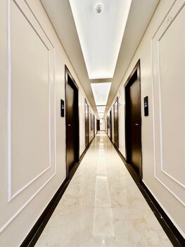 Hotel Starlight Inn,,2 star