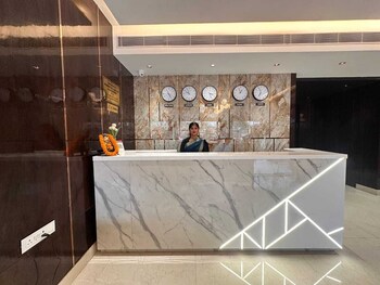 Hotel Starlight Inn,,2 star