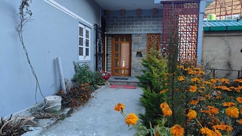 mp residency homestay