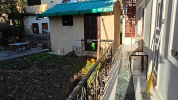 mp residency homestay