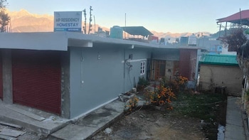 mp residency homestay