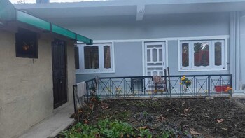 mp residency homestay
