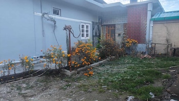 mp residency homestay