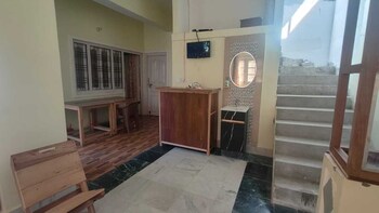 mp residency homestay