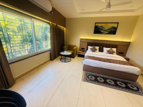 hotel the royal keshar