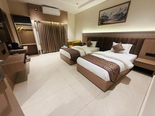 hotel the royal keshar