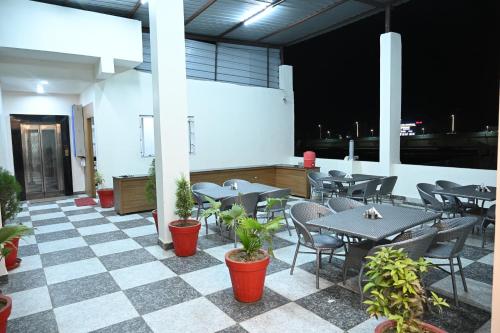 the janki hotel
