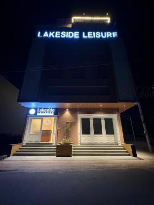 lakeside leisure