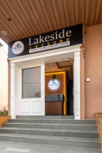 lakeside leisure